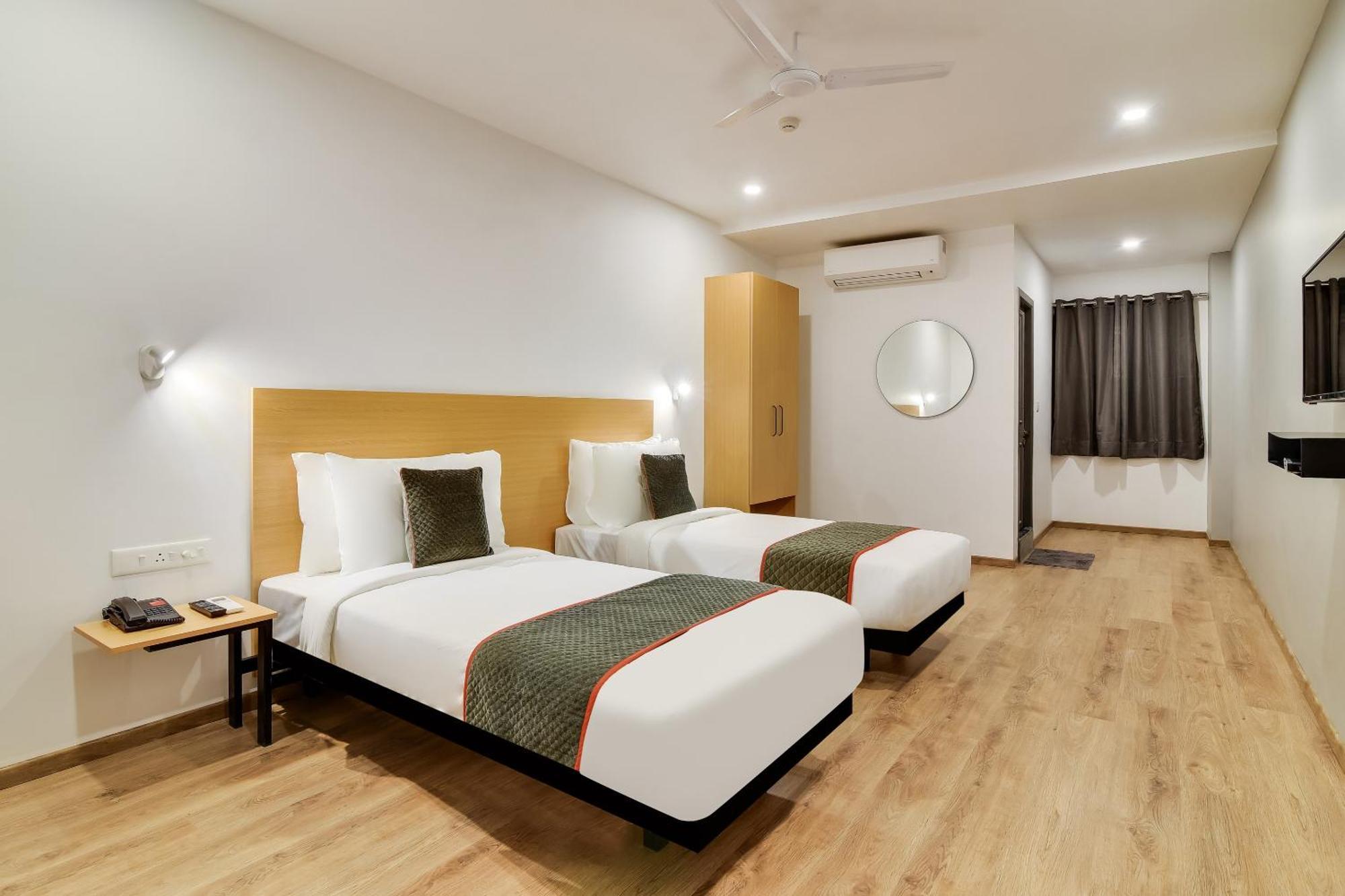 Townhouse Kovilambakkam Chennai Esterno foto